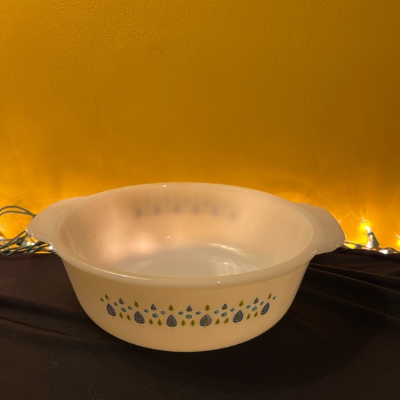 Mid century modern milk glass casserole raised lid - Picture 1 of 10